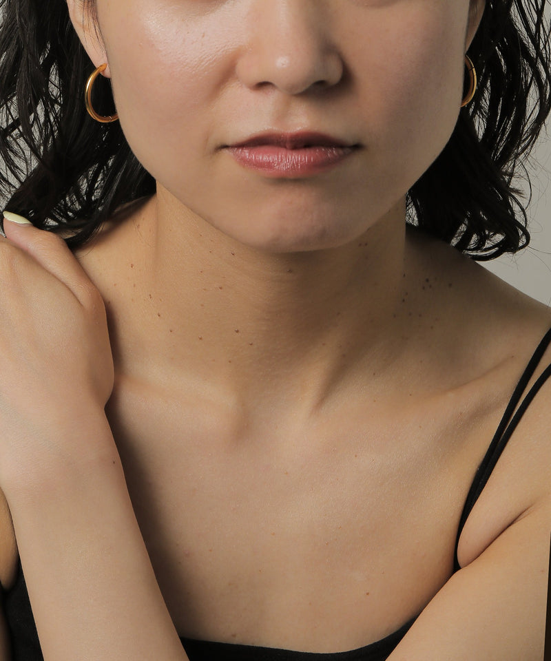 カラー：ゴールド　太さ：2.5mm　直径25mm