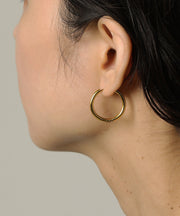 カラー：ゴールド　太さ：2.5mm　直径23mm