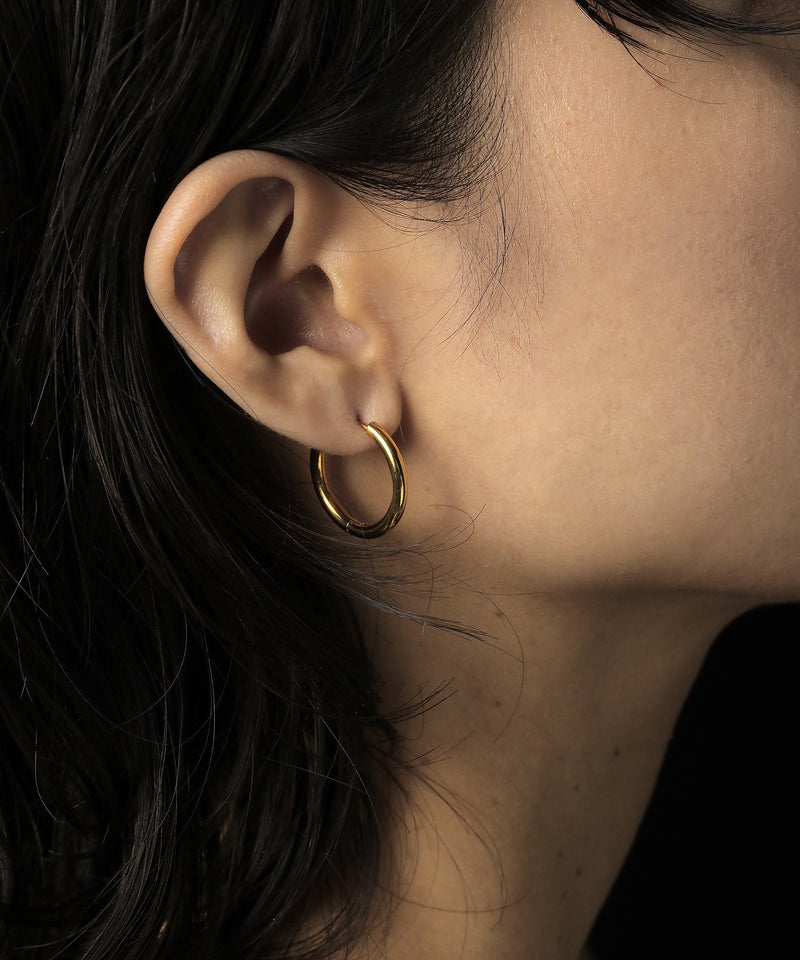 カラー：ゴールド　太さ：2.5mm　直径21mm