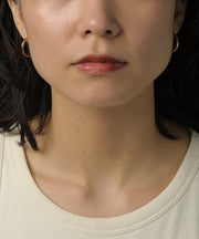 カラー：ゴールド　太さ：2.5mm　直径21mm