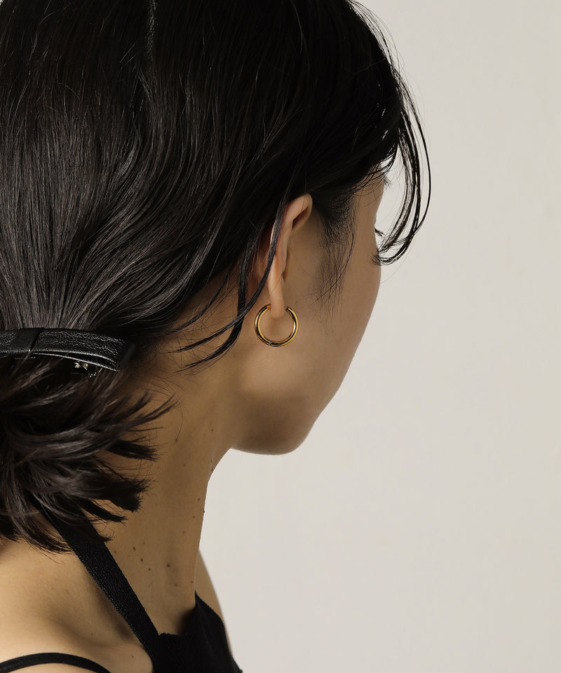 カラー：ゴールド　太さ：2.5mm　直径19mm