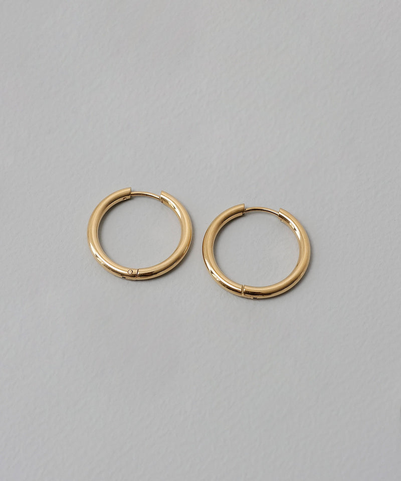 カラー：ゴールド　太さ：2.5mm　直径23mm