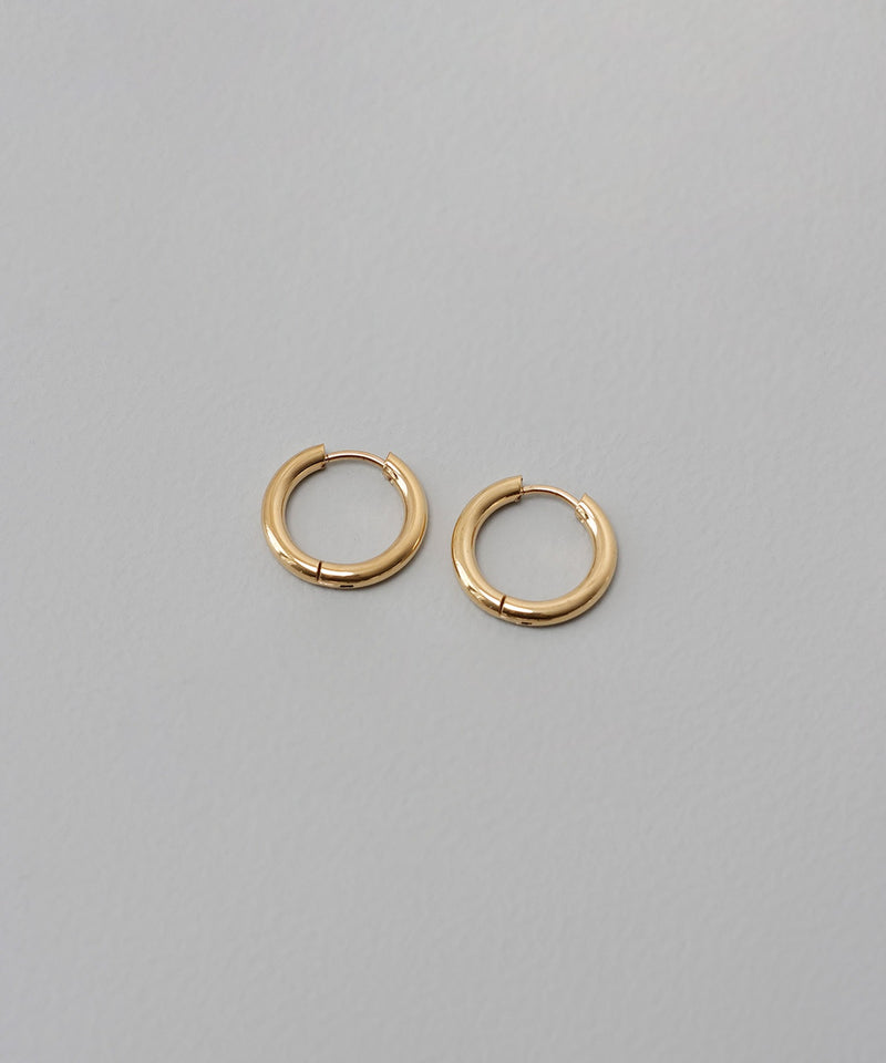 カラー：ゴールド　太さ：2.5mm　直径17mm