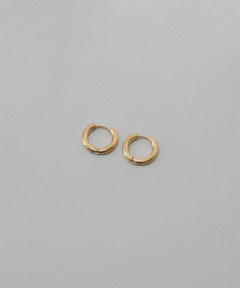 カラー：ゴールド　太さ：2.5mm　直径13mm