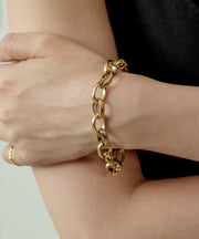 素肌にすっと馴染むスキンアクセ