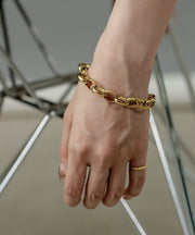 金属アレルギーを起こしにくいサージカルステンレス素材