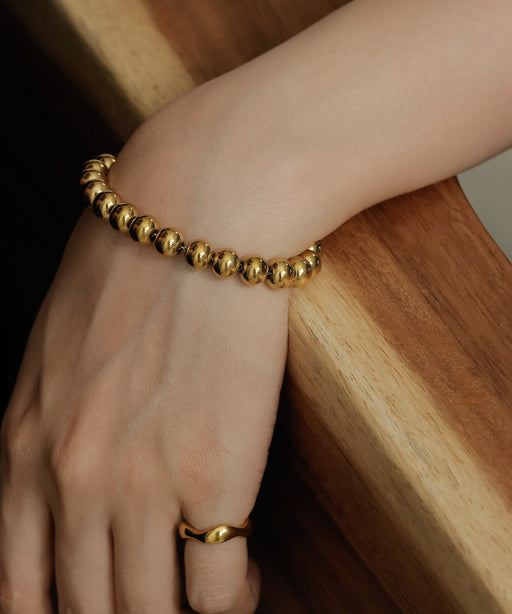 金属アレルギーを起こしにくいサージカルステンレス素材