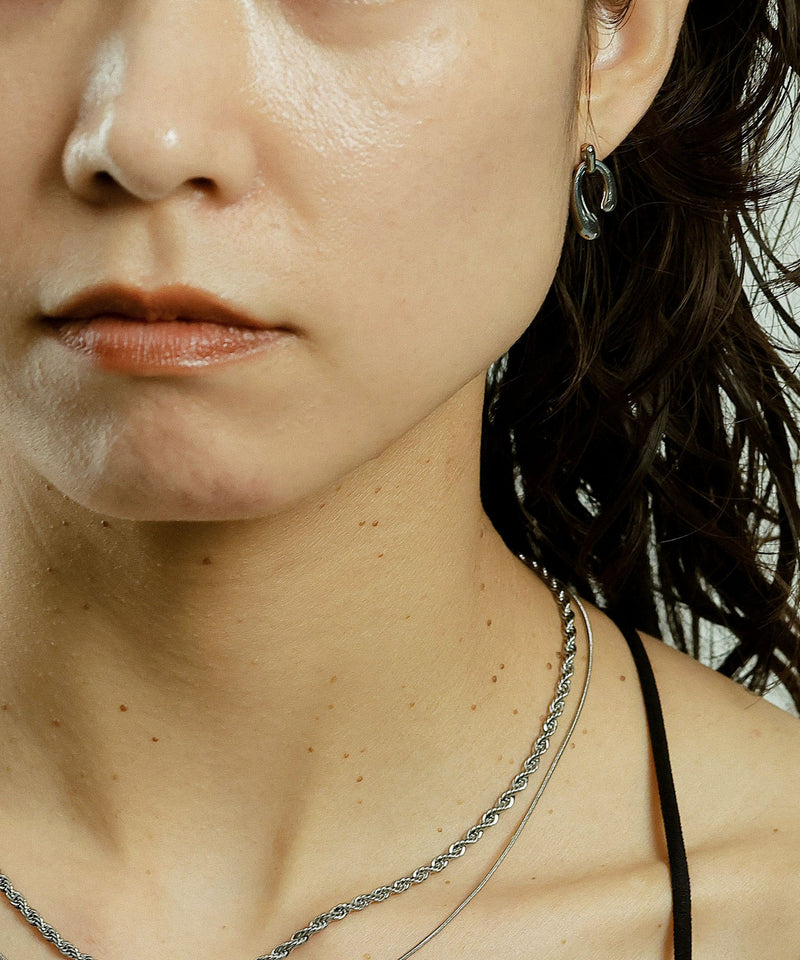 金属アレルギーを起こしにくいサージカルステンレス素材