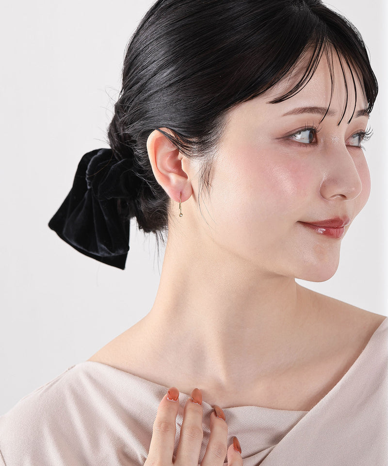 汗や水に強く変色しにくいためお風呂や温泉、海でもつけっぱなし◎