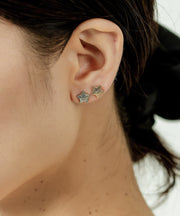 左：シルバー/ホワイトビジュー　右：ゴールド/ホワイトビジュー