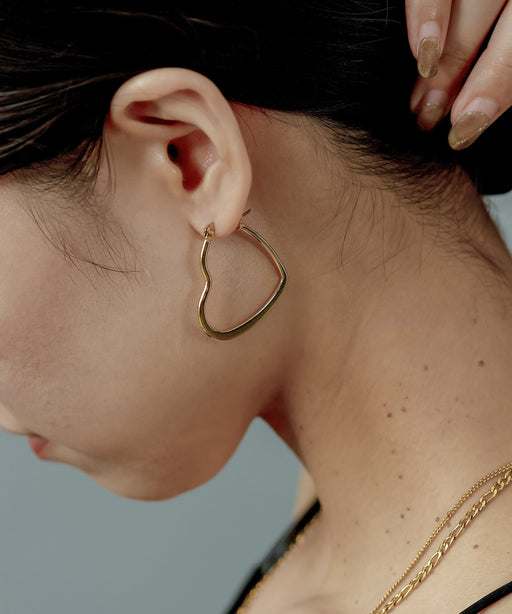 金属アレルギーを起こしにくいサージカルステンレス素材