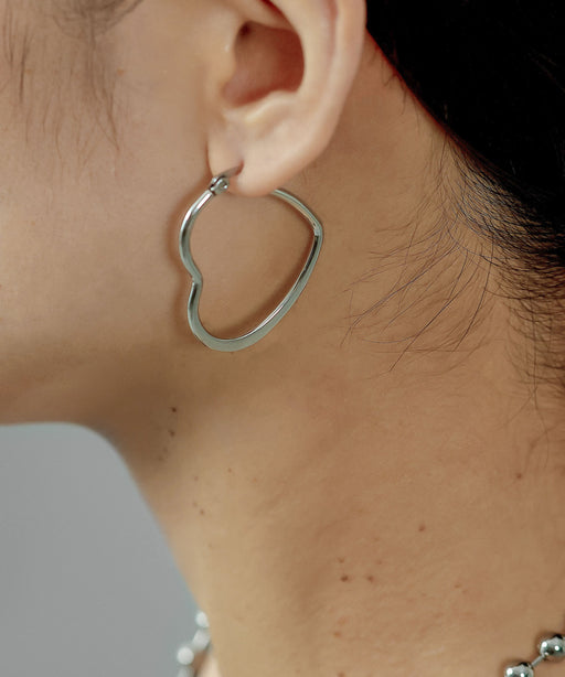 金属アレルギーを起こしにくいサージカルステンレス素材