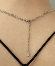 アジャスターで好みの長さに調節可能