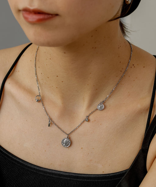 金属アレルギーを起こしにくいサージカルステンレス素材