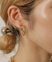 汗や水に強く変色しにくいためお風呂や温泉、海でもつけっぱなし◎