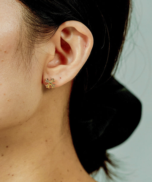 金属アレルギーを起こしにくいサージカルステンレス素材