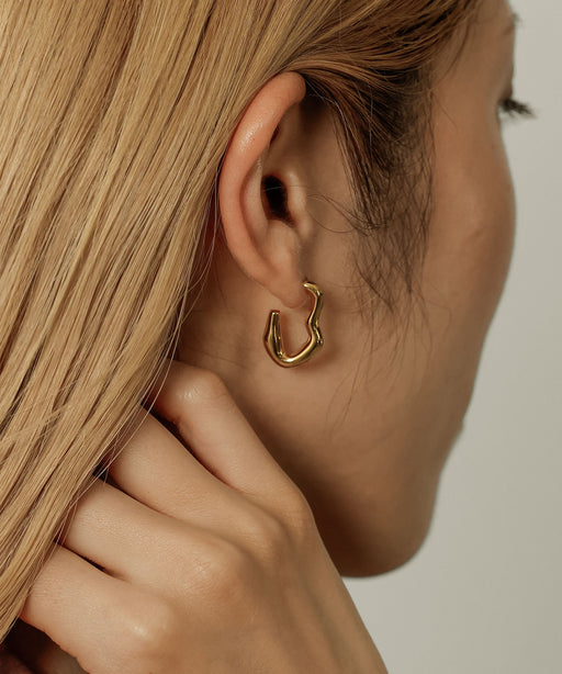 金属アレルギーを起こしにくいサージカルステンレス素材