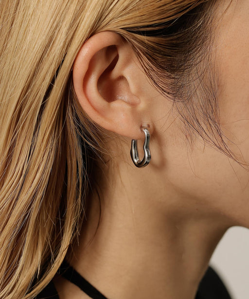 金属アレルギーを起こしにくいサージカルステンレス素材