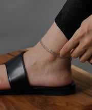 汗や水に強く変色しにくいためお風呂や温泉、海でもつけっぱなし◎