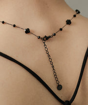 アジャスターで好みの長さに調節可能