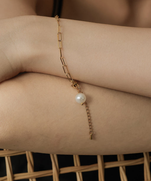 金属アレルギーを起こしにくいサージカルステンレス素材