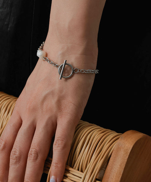 金属アレルギーを起こしにくいサージカルステンレス素材