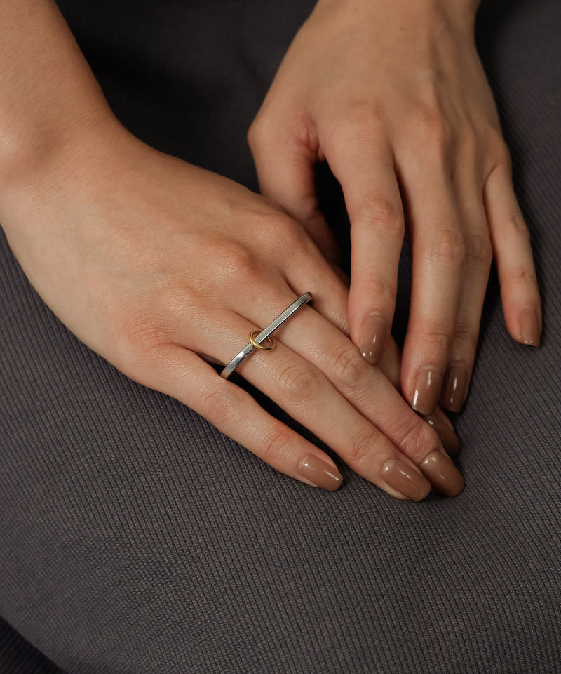 汗や水に強く変色しにくいためお風呂や温泉、海でもつけっぱなし◎