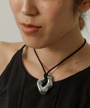 金属アレルギーを起こしにくいサージカルステンレス素材