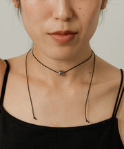 シンプルなコーデの時に重宝する存在感のあるデザイン