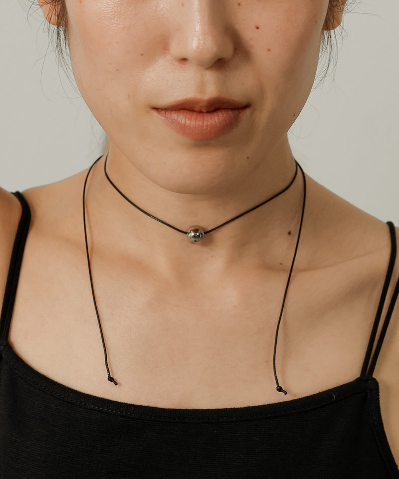 シンプルなコーデの時に重宝する存在感のあるデザイン