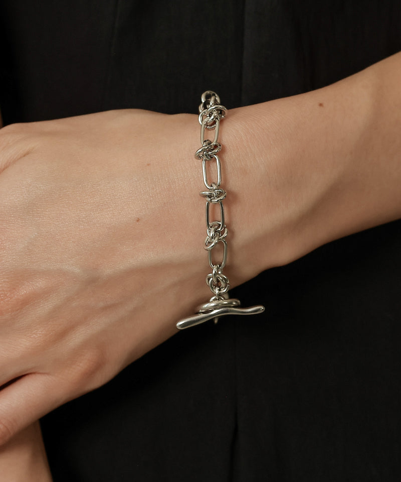 素肌にすっと馴染むスキンアクセ