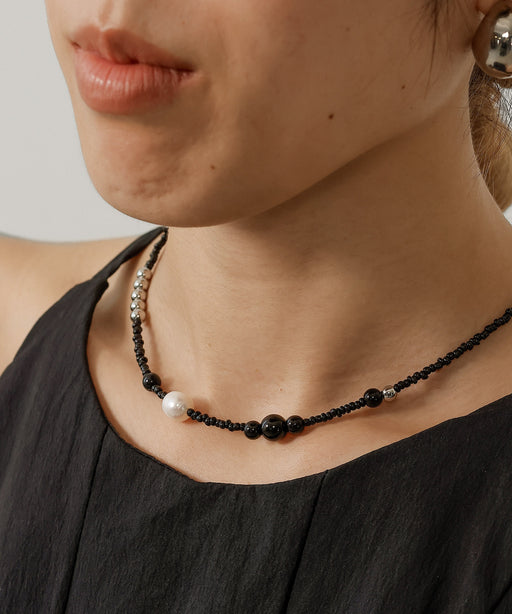 汗や水に強く変色しにくいためお風呂や温泉、海でもつけっぱなし◎