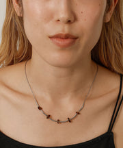 汗や水に強く変色しにくいためお風呂や温泉、海でもつけっぱなし◎