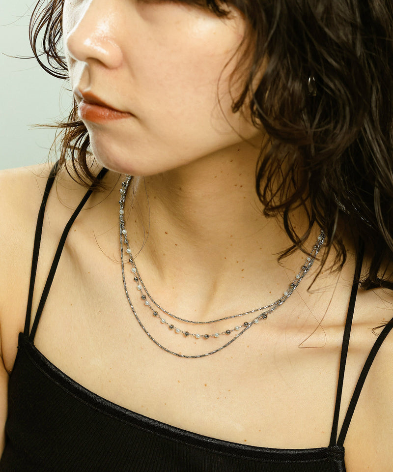 空気や汗に触れても錆びにくく熱や腐食にも強い素材