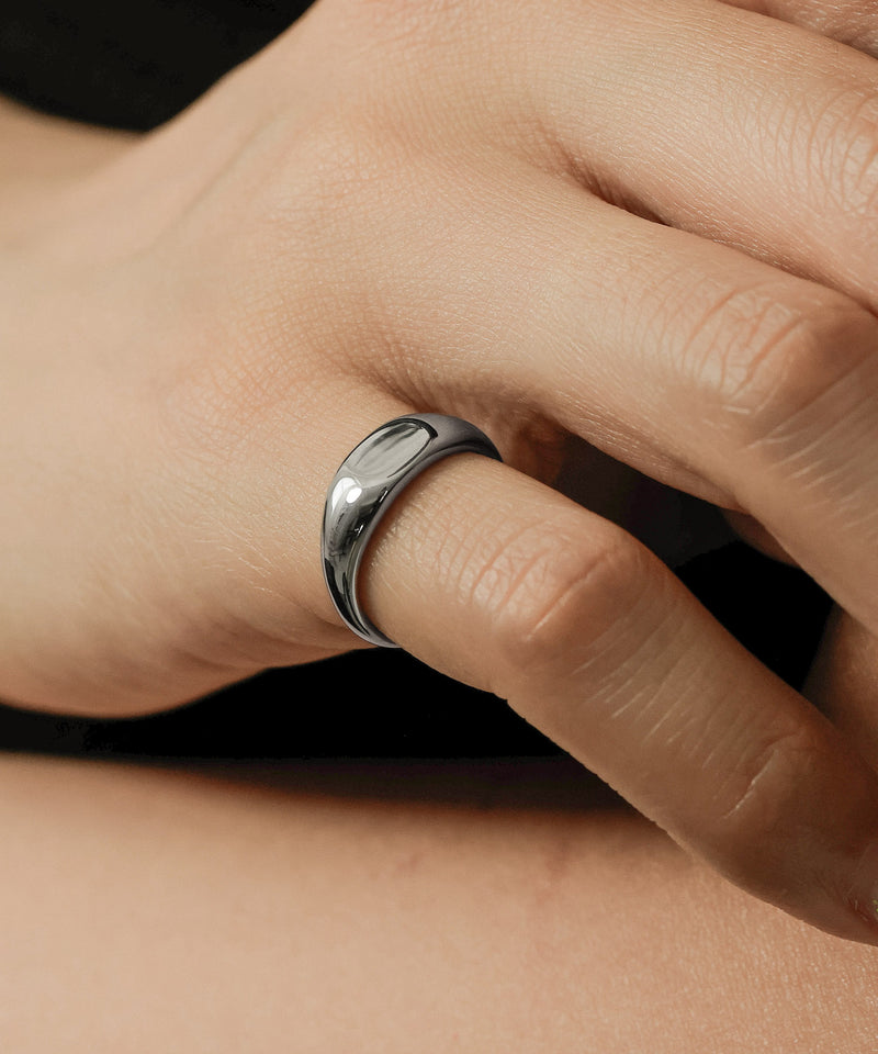 金属アレルギーを起こしにくいサージカルステンレス素材