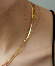 空気や汗に触れても錆びにくく熱や腐食にも強い素材