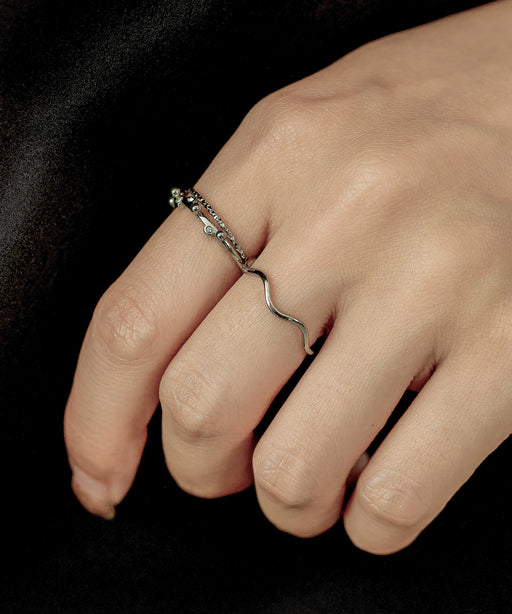 金属アレルギーを起こしにくいサージカルステンレス素材