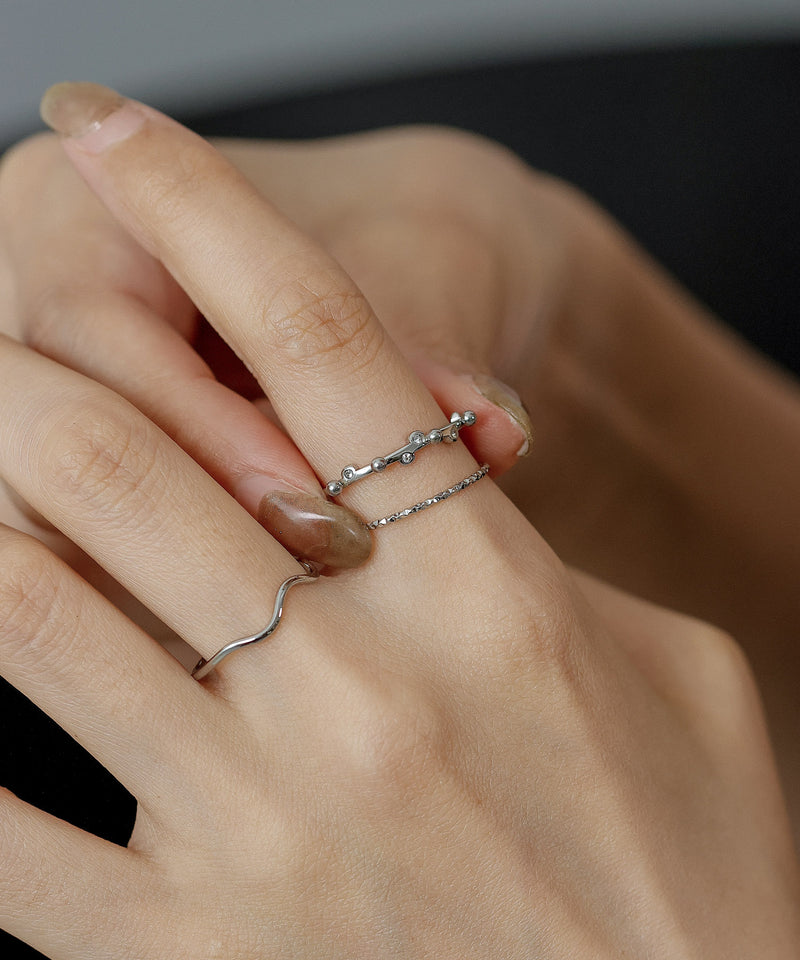 素肌にすっと馴染むスキンアクセ