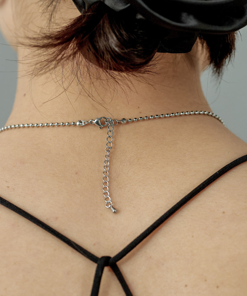 アジャスターで好みの長さに調節可能