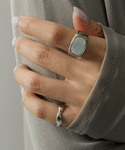 汗や水に強く変色しにくいためお風呂や温泉、海でもつけっぱなし◎