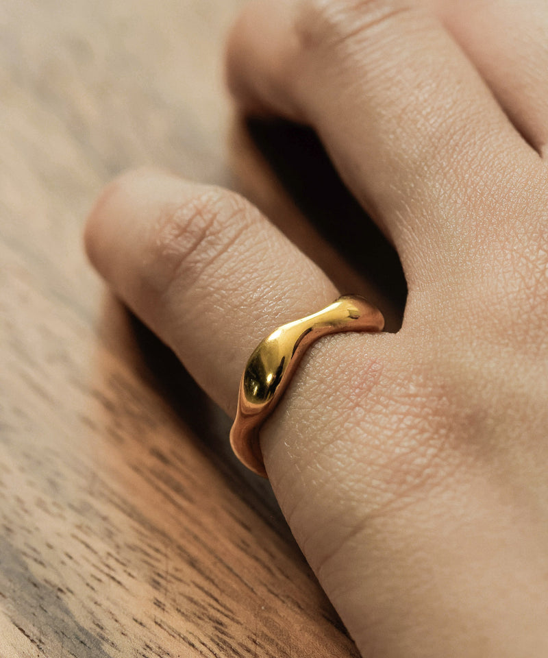 素肌にすっと馴染むスキンアクセ