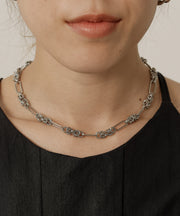 汗や水に強く変色しにくいためお風呂や温泉、海でもつけっぱなし◎