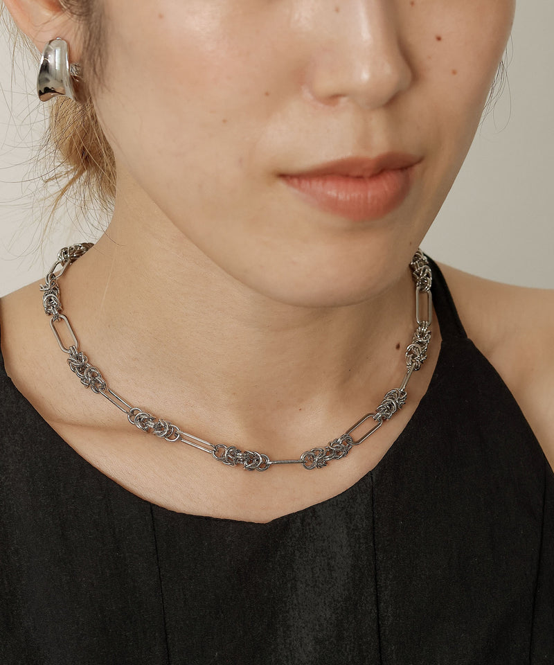 金属アレルギーを起こしにくいサージカルステンレス素材