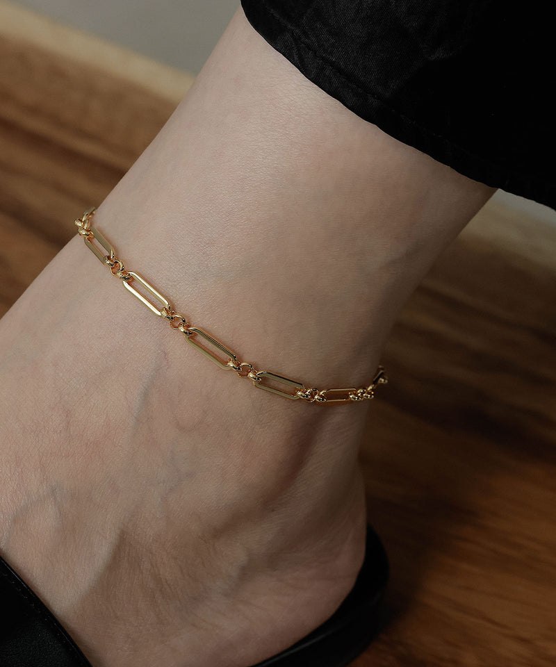 金属アレルギーを起こしにくいサージカルステンレス素材