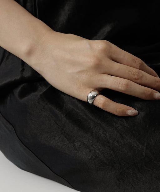 金属アレルギーを起こしにくいサージカルステンレス素材