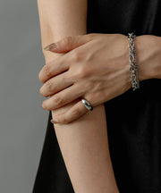 普段使いはもちろん、オケージョンにも使いやすい幅広く活躍するアイテム