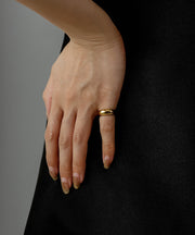 シンプルなコーデの時に重宝する存在感のあるデザイン