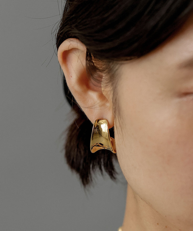 金属アレルギーを起こしにくいサージカルステンレス素材