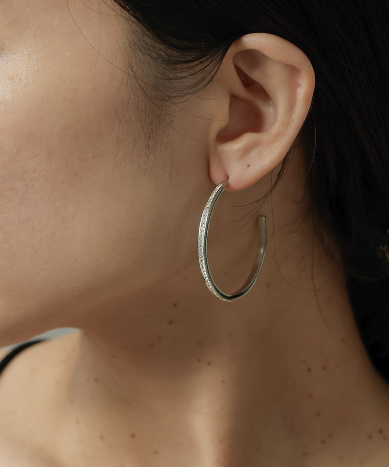 汗や水に強く変色しにくいためお風呂や温泉、海でもつけっぱなし◎