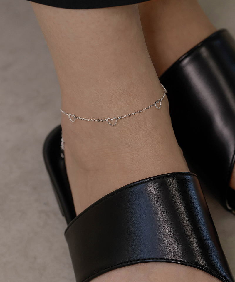 素肌にすっと馴染むスキンアクセ